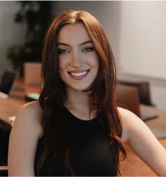 Sarah Morris — Co-Founder & Marketing Director